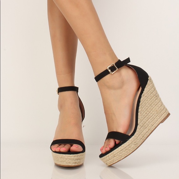 Shoes - 5⭐️BLACK OPEN TOE ESPADRILLE WEDGES - Shoe